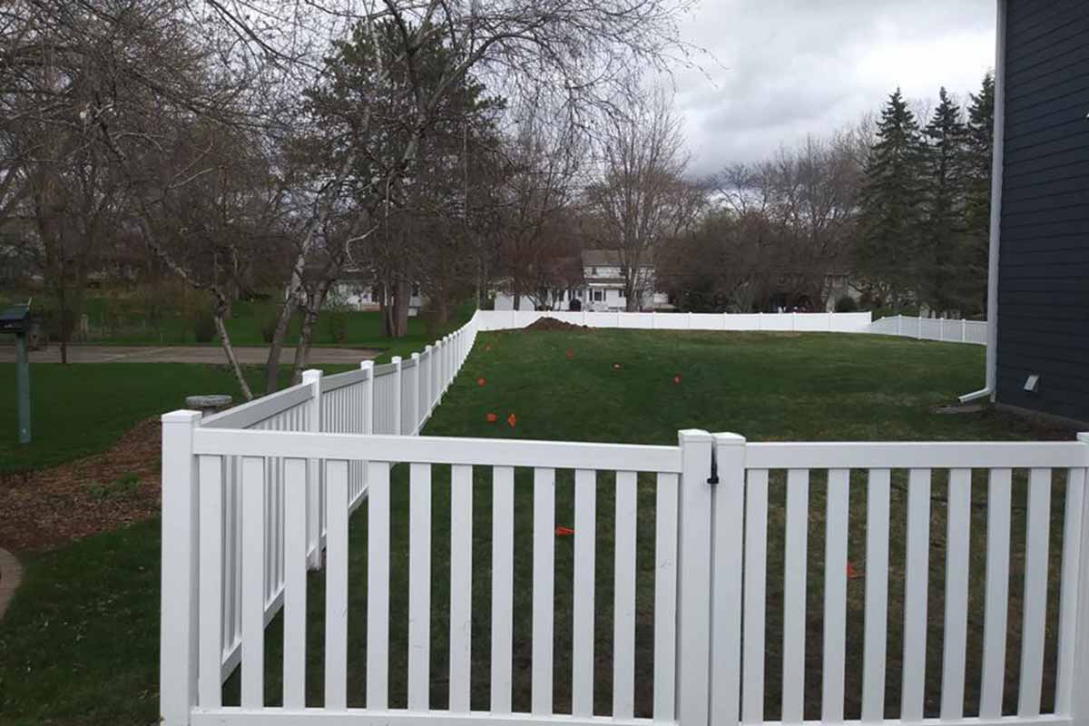 White Vinyul Closed Picket Fence Mn