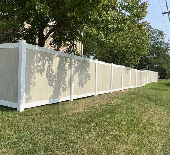 Two Tone Vinyl Privacy Fence (2)