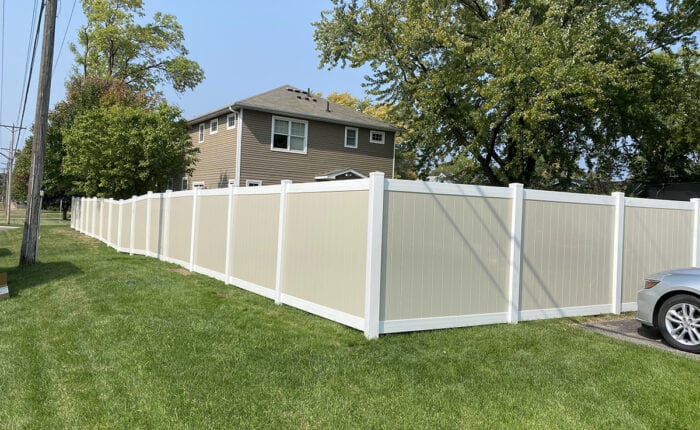 Two Tone Vinyl Privacy Fence (3)