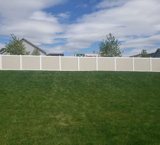 Two Tone Vinyl Privacy Fence (4)