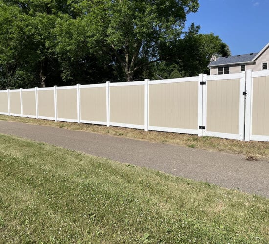 Two Tone Vinyl Privacy Fence (9)