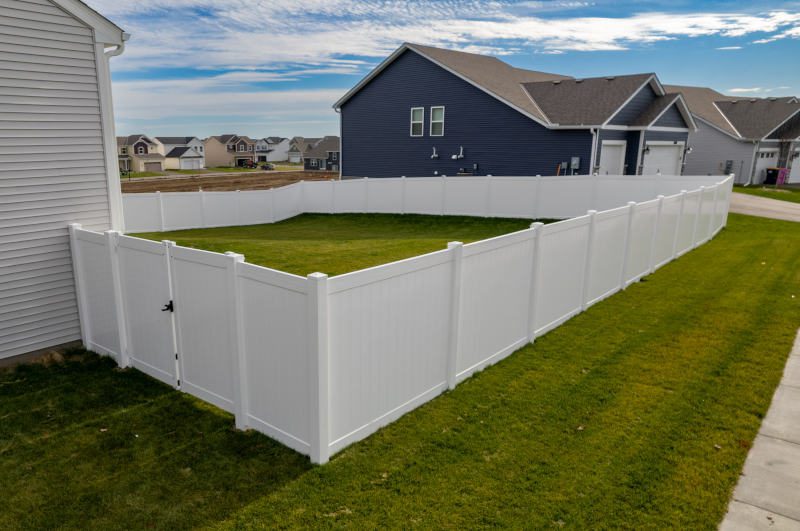 White Vinyl Privacy Fence Minnesota
