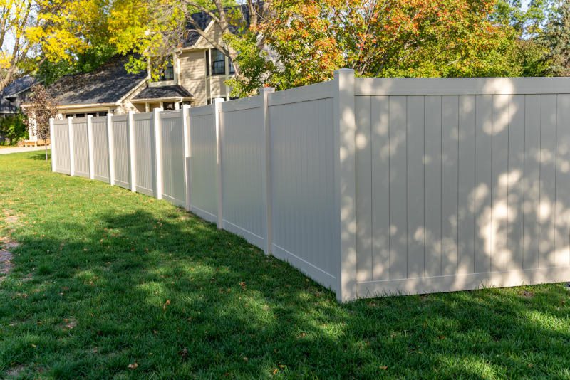 Vinyl Fence Installation Contractor Columbia Heights, MN