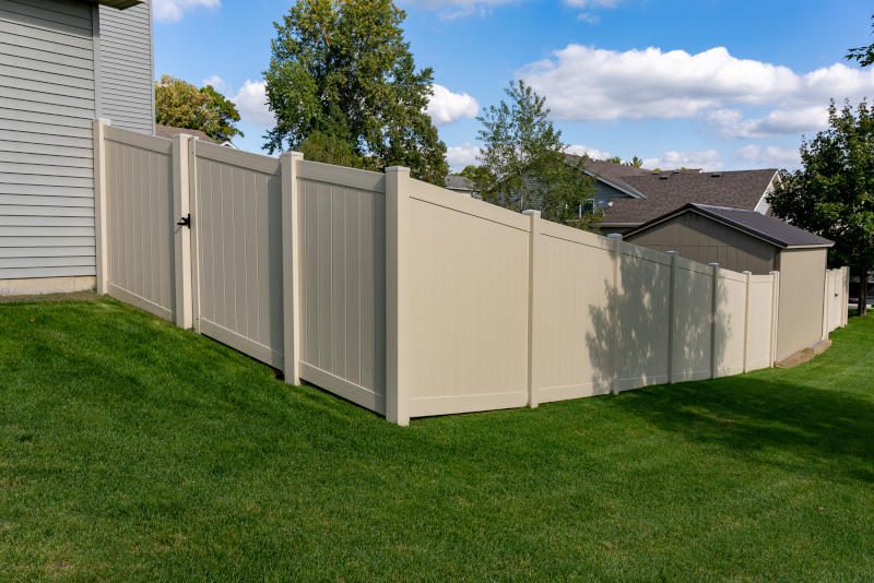 Vinyl Fence Installation Company near Hastings mn