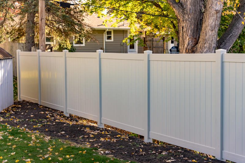 Oakdale Vinyl Fence Installation Company