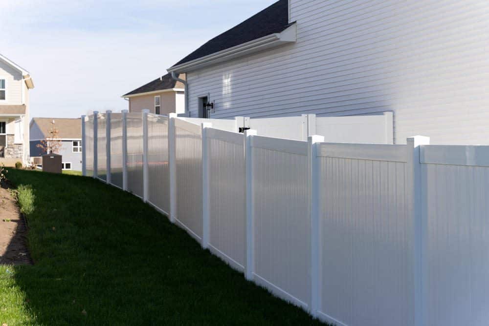 Vinyl Fence Installation Contractor Mounds View, MN