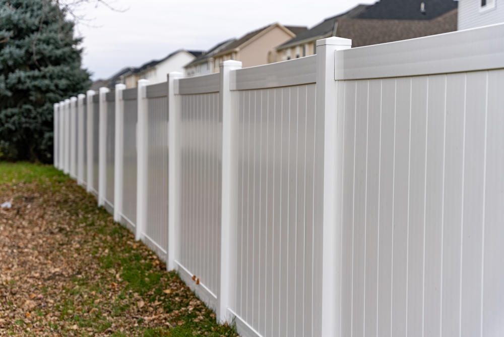 Vinyl Fence Installation Contractor Inver Grove Heights, MN